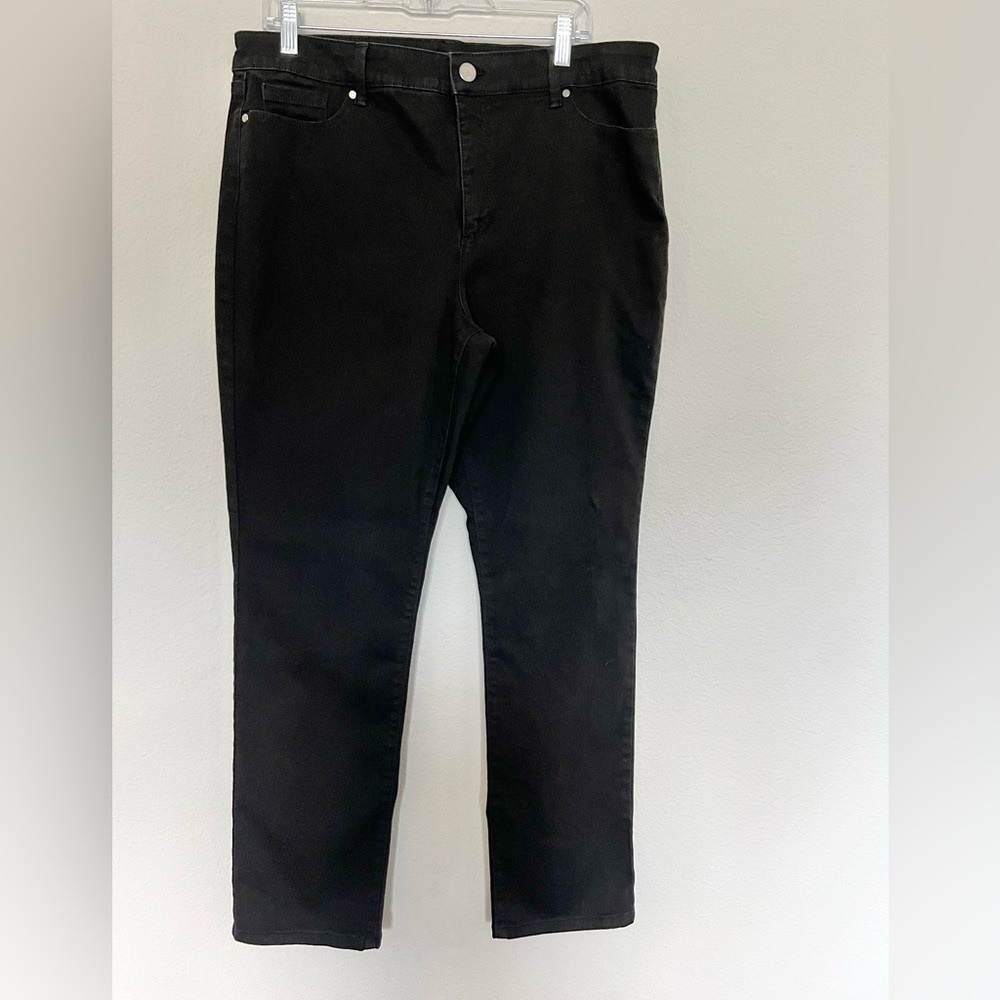 NWOT Bandolino High Waisted Jeans Size 16 Black Work Straight Fit